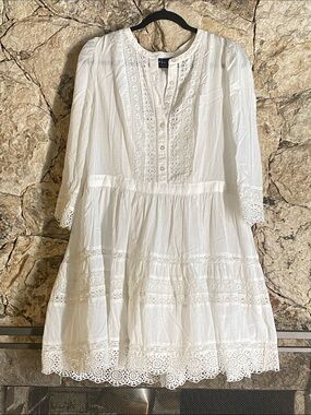 GAP 100% cotton eyelet dress - Sz L